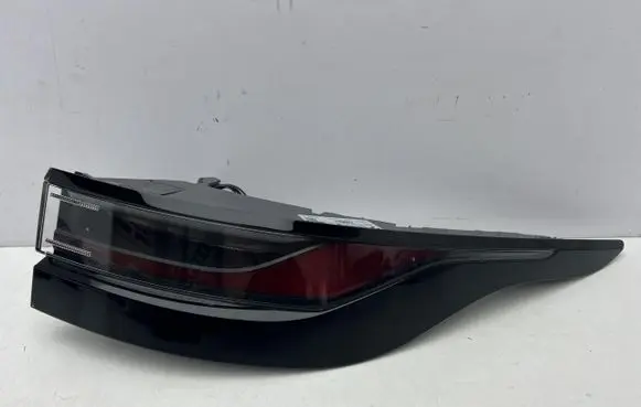 Land Rover Evoque II Rear/tail lights R8D213404A