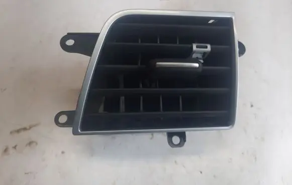 Audi A8 S8 D4 4H Dash center air vent grill 4H1820952D