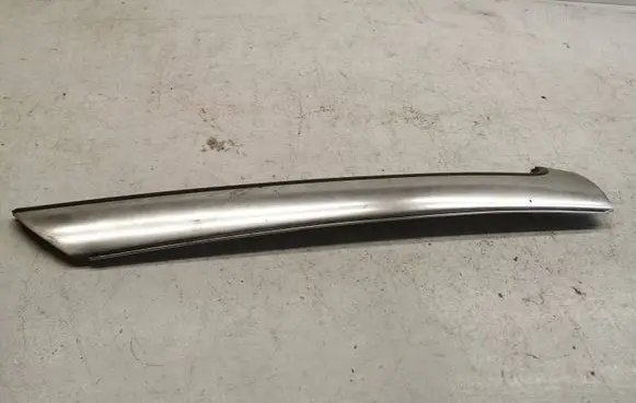 Audi A4 S4 B6 8E 8H Front door glass trim molding 8h0853265a