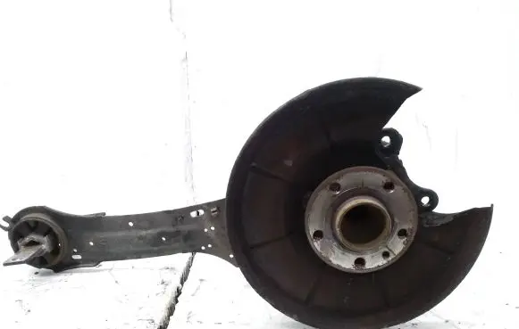 Rear wheel hub spindle/knuckle