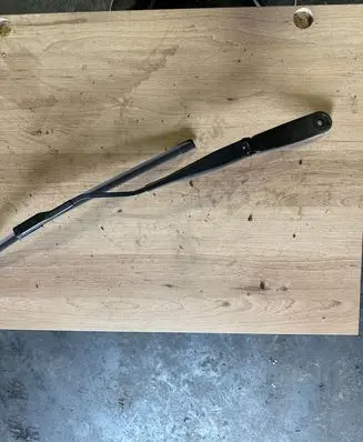 BMW X1 F48 F49 Front wiper blade arm 4714714