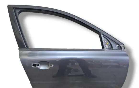 Volvo V70 Front door