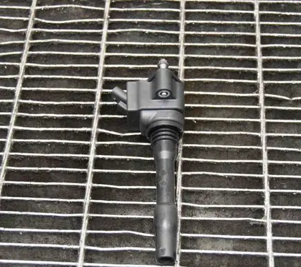 BMW 2 F22 F23 High voltage ignition coil 8643360 77850002