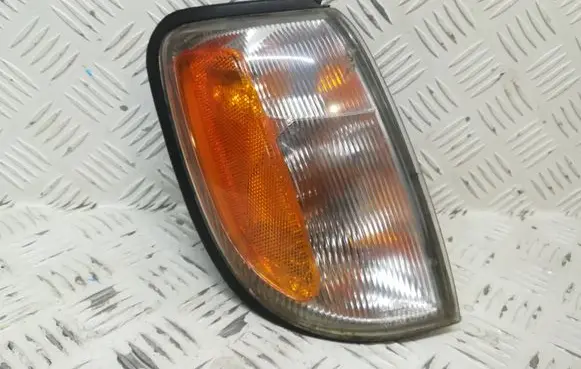 Nissan Xterra Front indicator light 2BE93873202