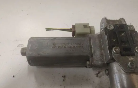 BMW 5 E60 E61 Seat adjustment motor 0390203234 8821087