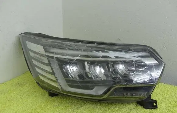 Renault Trafic III (X82) Headlight/headlamp 260102899R