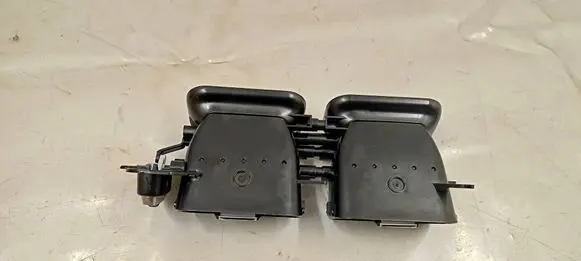 Mercedes-Benz GLE W167 Dash center air vent grill A1678307901