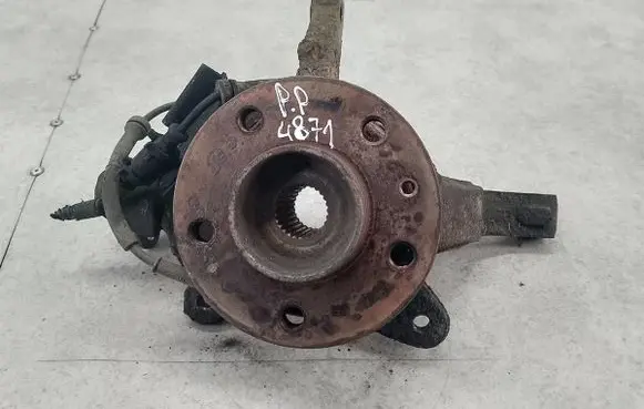 Renault Trafic I Front wheel hub spindle knuckle 