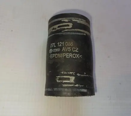Audi A8 S8 D3 4E Engine coolant pipe/hose 07L121086
