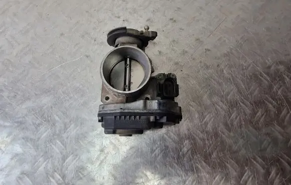 Audi A4 S4 B5 8D Throttle valve 058133063Q