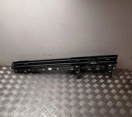 Volkswagen PASSAT B8 Dash center air vent grill 3G2858415L