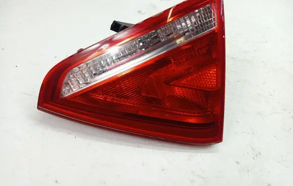 Tailgate rear/tail lights