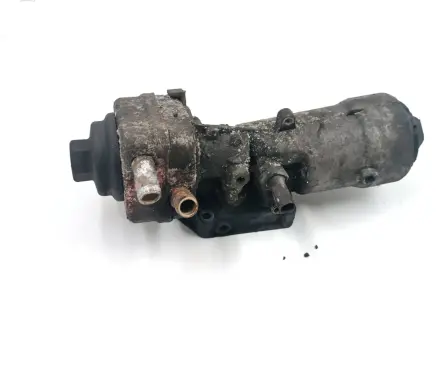 Volkswagen Polo III 6N 6N2 6NF Oil filter mounting bracket 045115389 071115562