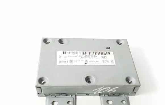 Mercedes-Benz E C207 W207 Head unit multimedia control A2049000300