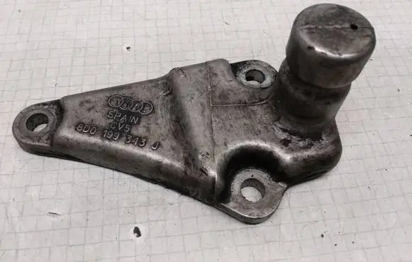 Audi A6 S6 C5 4B Engine mounting bracket 8D0199343J