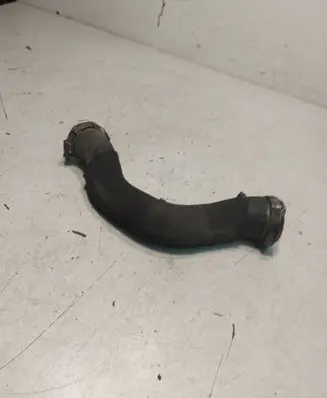 Audi A6 S6 C6 4F Intercooler pipe mounting bracket 