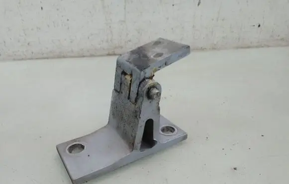 Audi A8 S8 D2 4D Front door upper hinge 4D0881401