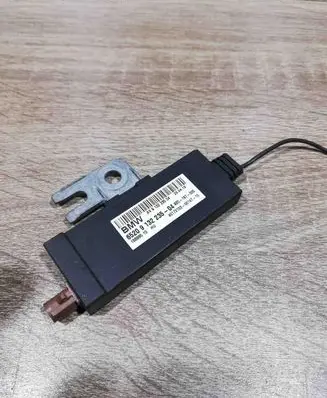 BMW 5 GT F07 Aerial antenna amplifier 913223504 18899510 401721530014715