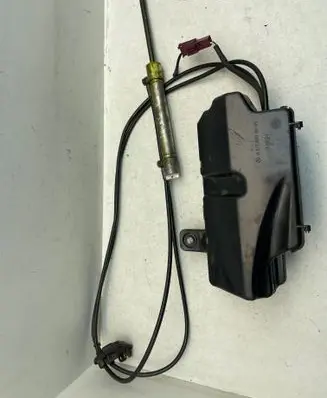 Mercedes-Benz E W211 Tailgate hydraulic pump motor A2118000065
