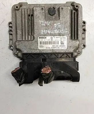 KIA Sportage Engine control unit/module 391202A051S6 391202A051