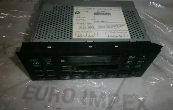 Chrysler Neon I Radio/CD/DVD/GPS head unit 5269485