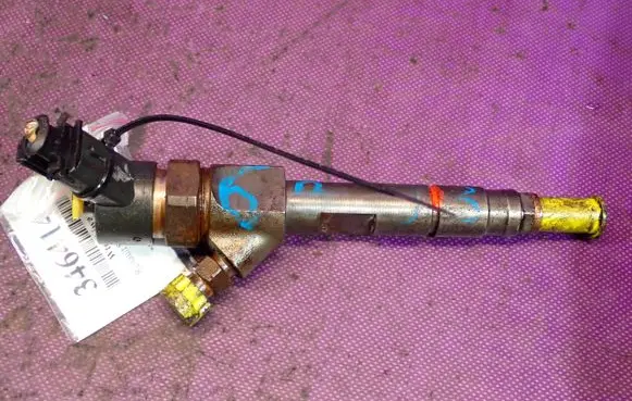 Renault Scenic II - Grand scenic II Fuel injector 8200100272