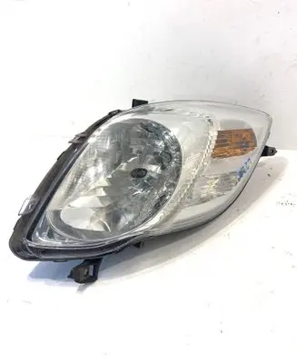 Toyota Yaris Headlight/headlamp 811100D330 89902763