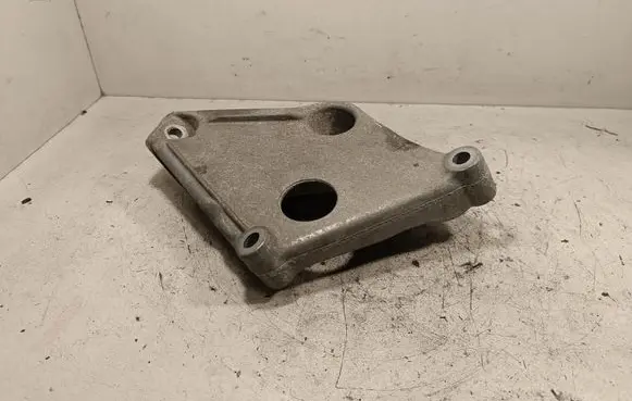 BMW 4 F32 F33 Engine mounting bracket 6784825