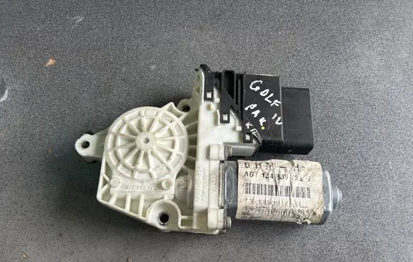 Volkswagen Golf IV Rear door window regulator with motor 1J4839729G