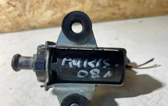 Toyota Auris 150 Turbo solenoid valve 2581933030