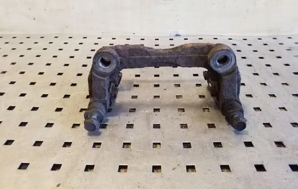 Nissan Qashqai Front Brake Caliper Pad/Carrier 