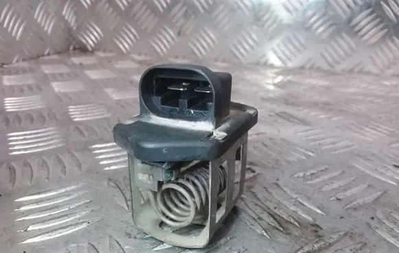 Renault Megane I Coolant fan relay 8390083