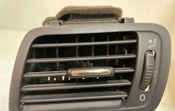 Volkswagen PASSAT B6 Dashboard side air vent grill/cover trim 3C1819701 T0024359