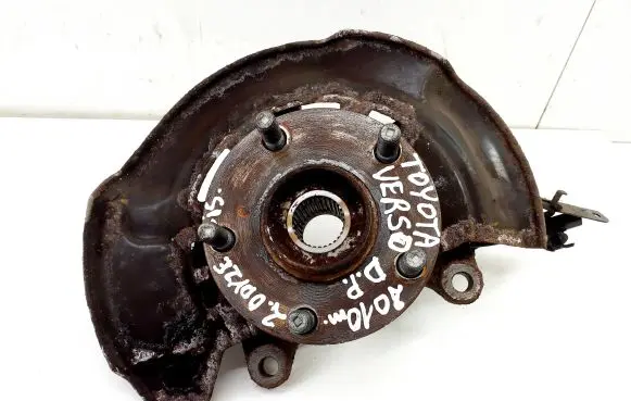 Toyota Verso Front wheel hub 8954202061