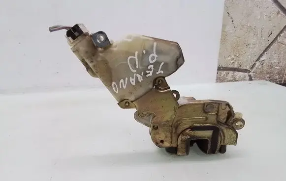 Nissan Terrano Front door lock