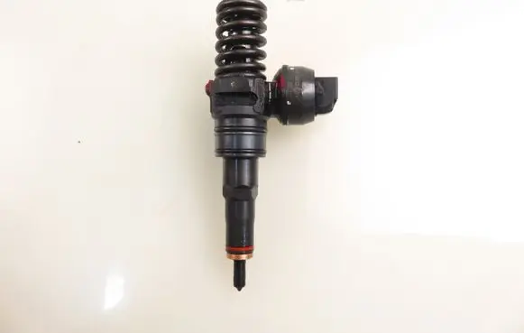 Volkswagen Sharan Fuel injector 0414720038 038130073AK