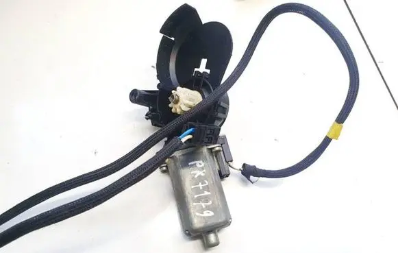 Mercedes-Benz C W203 Seat adjustment motor a2038201942kz 82041806-4