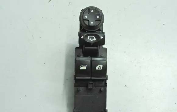 Citroen DS3 Quarter vent window switch 