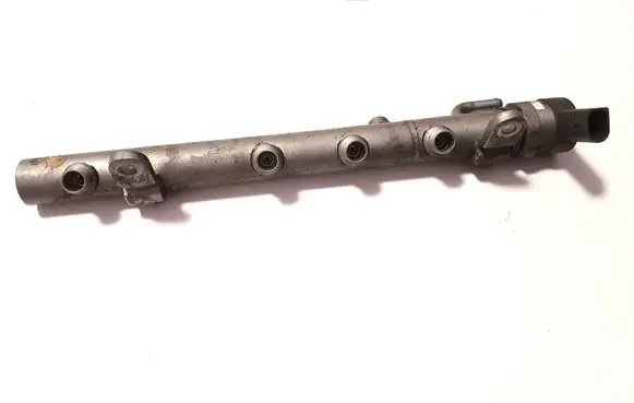 Mercedes-Benz C W204 Fuel main line pipe A6420702495 A6420780142
