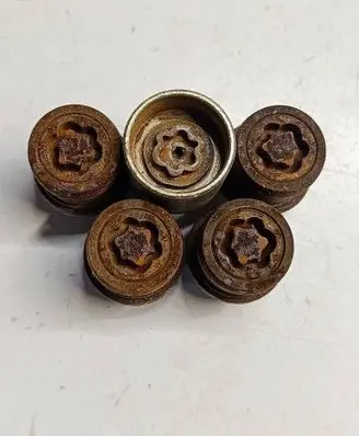 Toyota Verso Nuts/bolts 62581