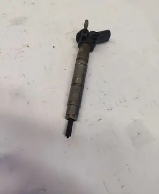 Mercedes-Benz ML W164 Fuel injector A6420701187