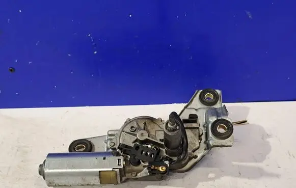 Volvo V70 Rear window wiper motor 0390201558 9154525