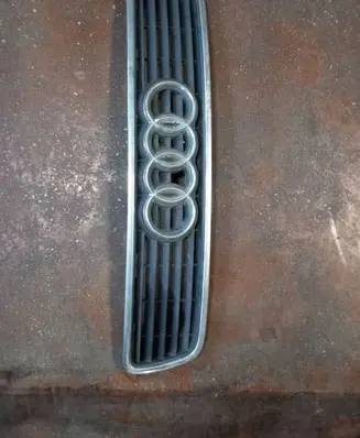 Audi A4 S4 B5 8D Front grill 8D0853651