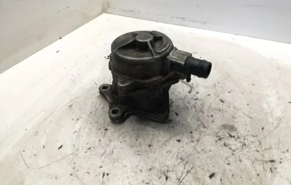 Renault Laguna II Vacuum pump 72117222C