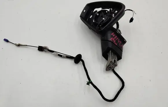 Volkswagen Tiguan Front door electric wing mirror 761857501EA