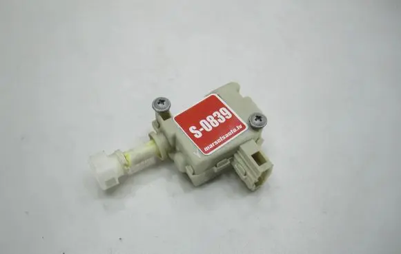 Volkswagen PASSAT B6 Central locking motor 3C0810773 V060265N03012 7380959782A