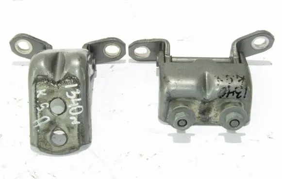 Nissan X-Trail T32 Rear door hinge set 