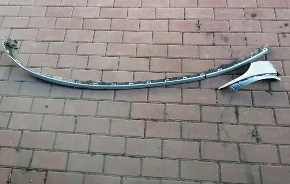 Front bumper lip