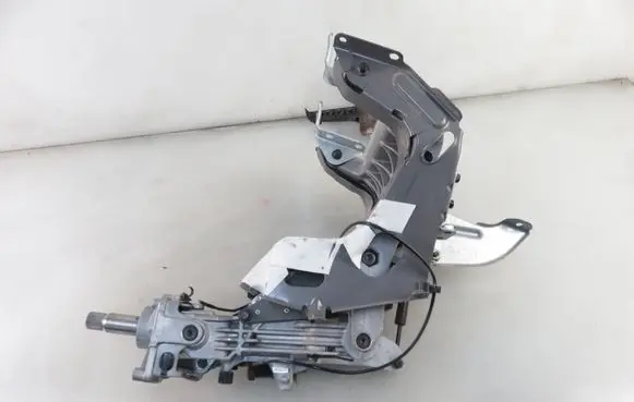 Steering wheel axle set