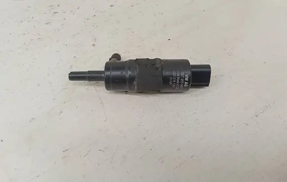Audi A6 S6 C6 4F Headlight washer pump 3B7955681